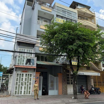 Mặt tiền đường Tùng Thiện Vương, phường 11, Q8;